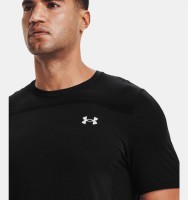 Футболка Under Armour UA Seamless SS 1361131-001 в Москве  в Москве 
