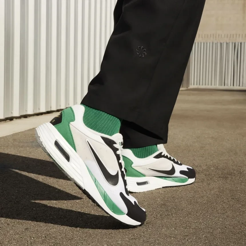 Кроссовки Nike Air Max Solo DX3666-102 в Москве  в Москве 