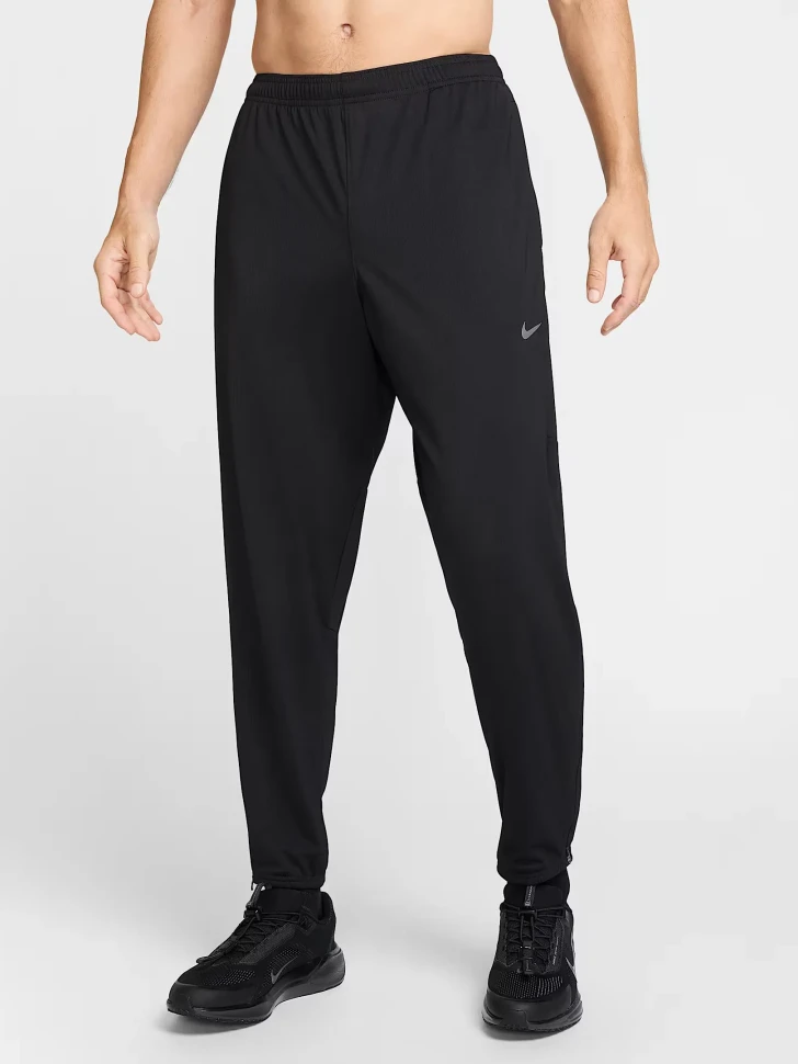 Брюки Nike M NK DF CHALLENGER KNIT PANT HJ3590-010 в Москве в Москве