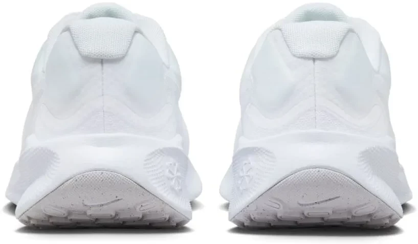 Кроссовки Nike W Nike Revolution 7 FB2208-100 в Москве  в Москве 