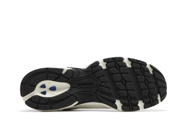 Кроссовки New Balance MR530ZO в Москве  в Москве 