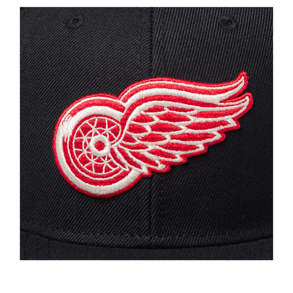 Бейсболка AMERICAN NEEDLE 21006A-DRW Detroit Red Wings Archive 400 NHL (черный) 06-854-09-00 в Москве в Москве