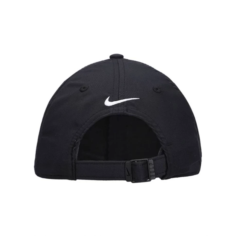 Кепка Nike Tech DH1640-010 в Москве  в Москве 