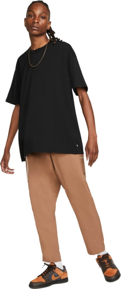 Футболка Nike M NSW PREM ESSNTL SUST TEE DO7392-010 в Москве  в Москве 