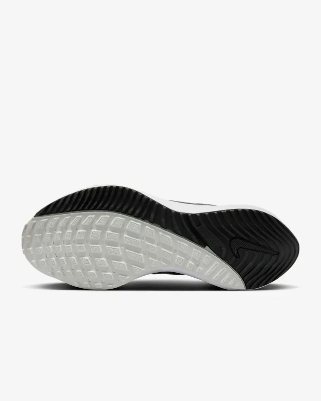 Кроссовки Nike AIR ZOOM VOMERO 16 DA7245-011 в Москве 