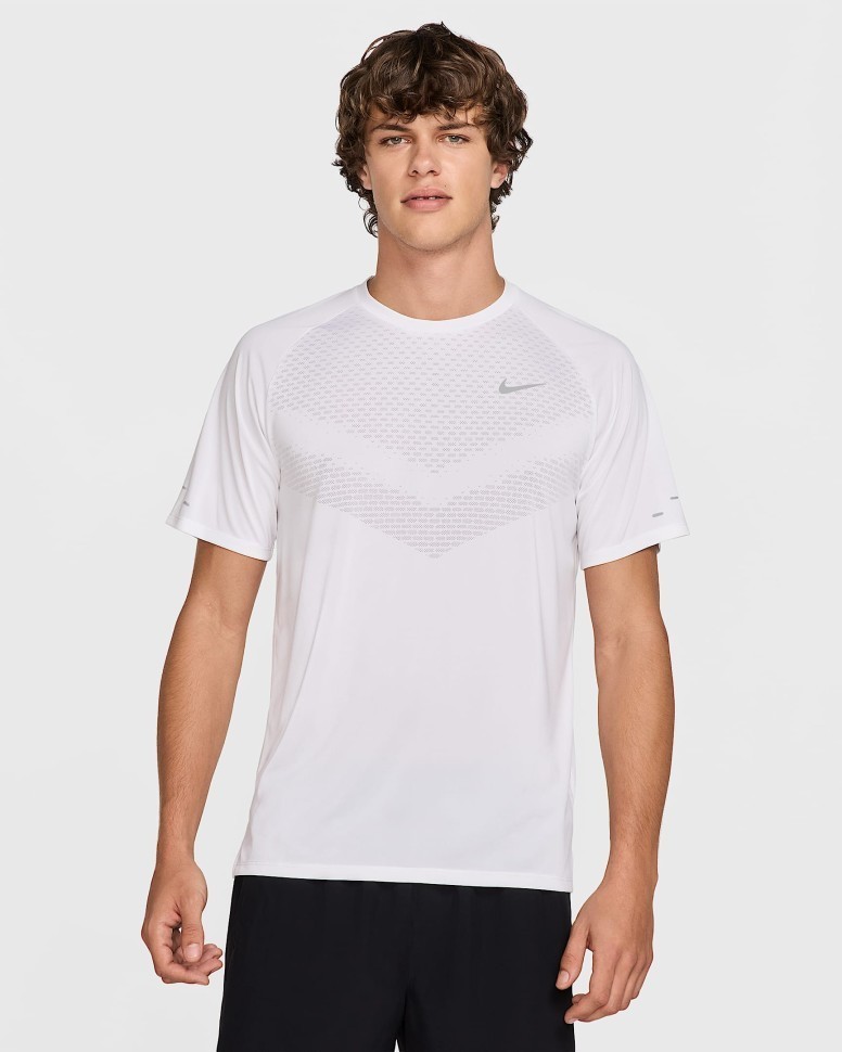 Футболка NIKE M NK DFADV STRIDE SS TOP HV5203-100 в Москве  в Москве 