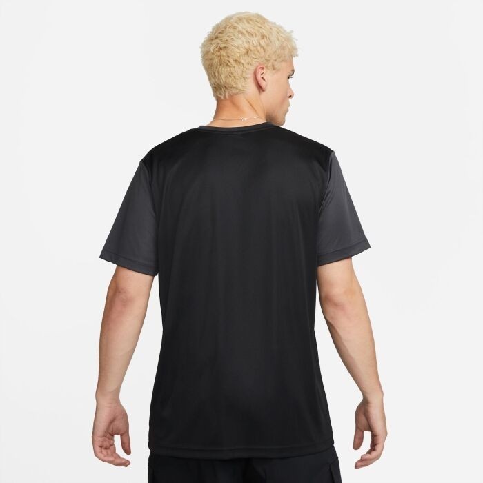 Футболка Nike M Nsw Repeat Sw Pk Tee 1 DX2301-010 в Москве  в Москве 