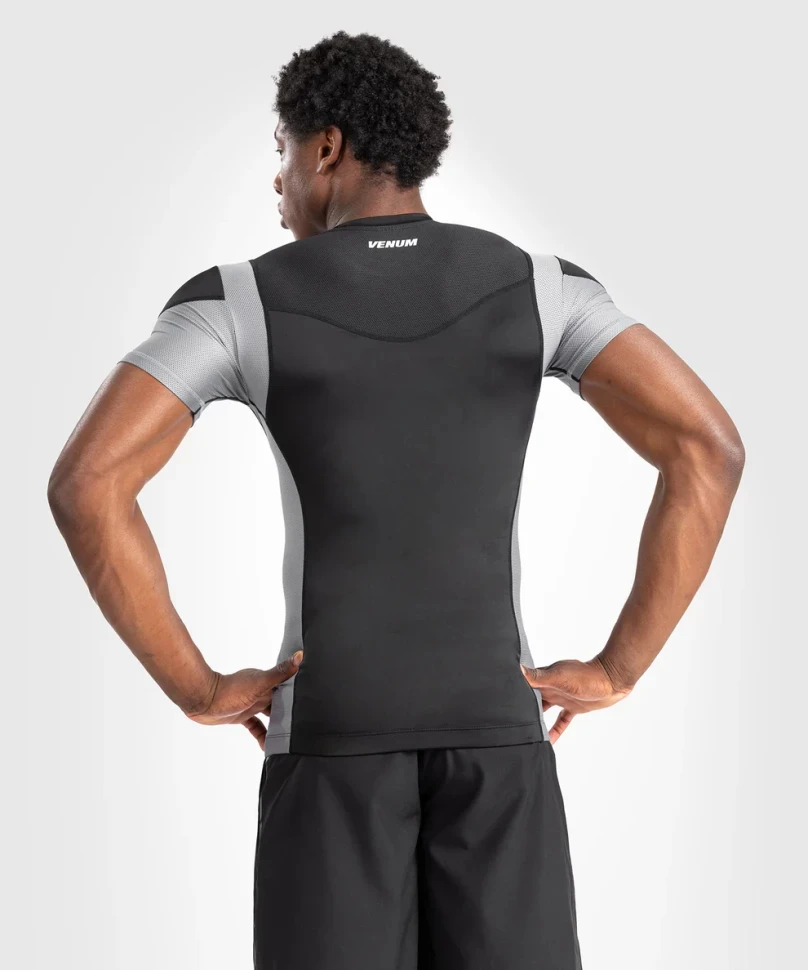 Футболка Venum Tempest Men's Short Sleeve Rashguard - Black/Grey VEN05203-109 в Москве 
