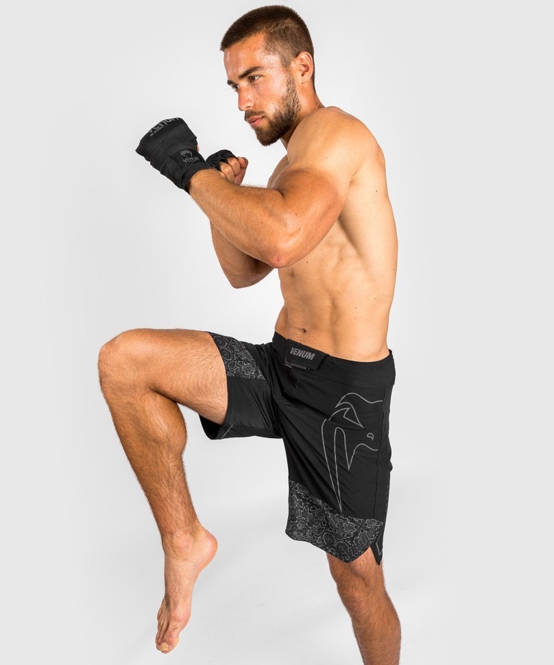 Шорты Venum Light 4.0 Fightshort - Black/Bronze ven04263-137 в Москве  в Москве 