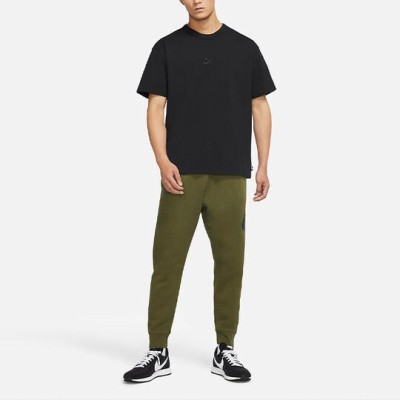 Футболка Nike Sportswear Premium Essentials DO7393-010