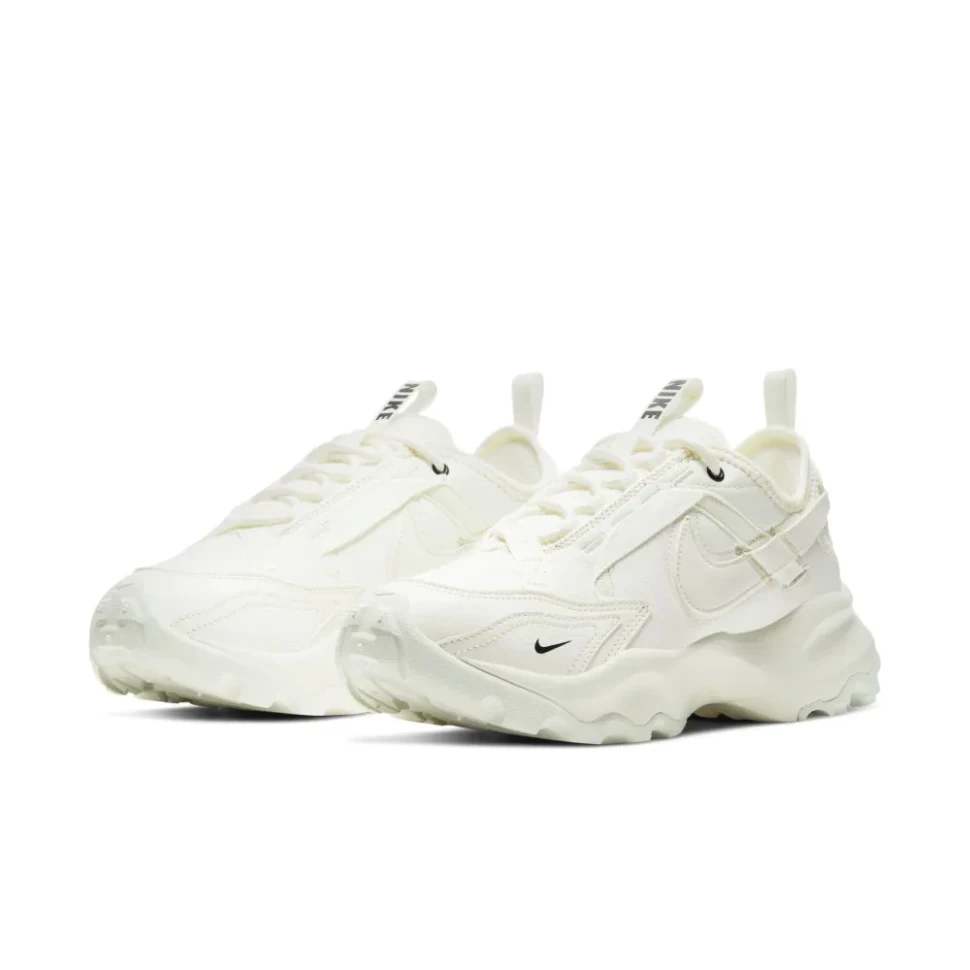 Кроссовки NIKE W TC 7900 DD9682-001 в Москве  в Москве 