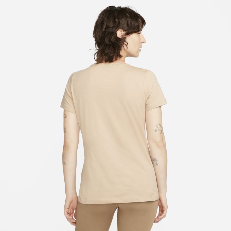 Футболка Nike W NSW CLUB TEE DN2393-200 в Москве  в Москве 