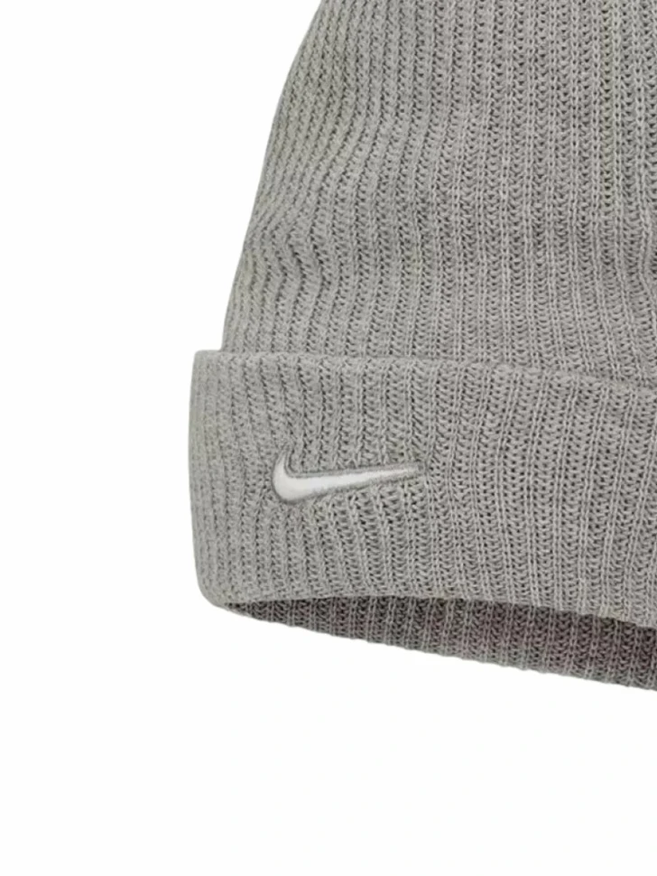 Шапка Nike U NSW CUFF BEANIE FUT FLASH FS FB6525-010 в Москве  в Москве 