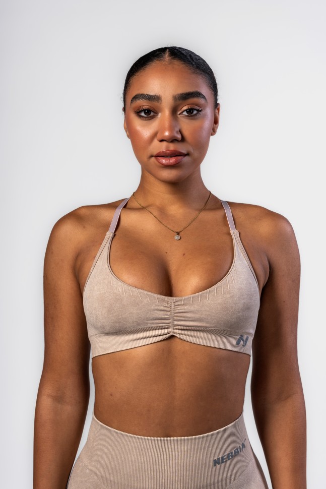 Топ Nebbia Medium-Support Sports Bra TOTALLY SEAMLESS 305 Cream в Москве в Москве