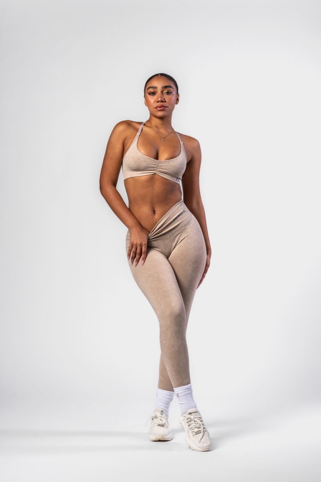 Топ Nebbia Medium-Support Sports Bra TOTALLY SEAMLESS 305 Cream в Москве в Москве