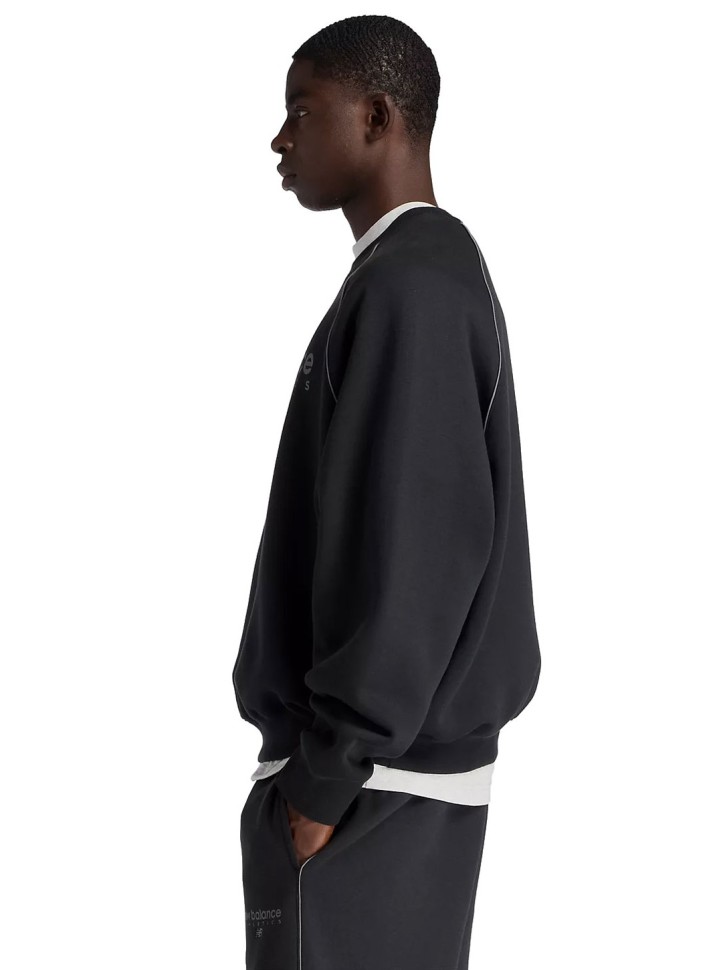 Толстовка New Balance Linear Graphic Fleece Hoodie MT61U4JO-BK в Москве  в Москве 