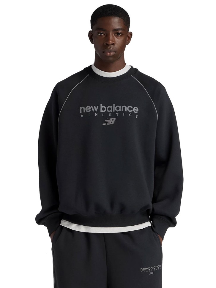Толстовка New Balance Linear Graphic Fleece Hoodie MT61U4JO-BK в Москве  в Москве 