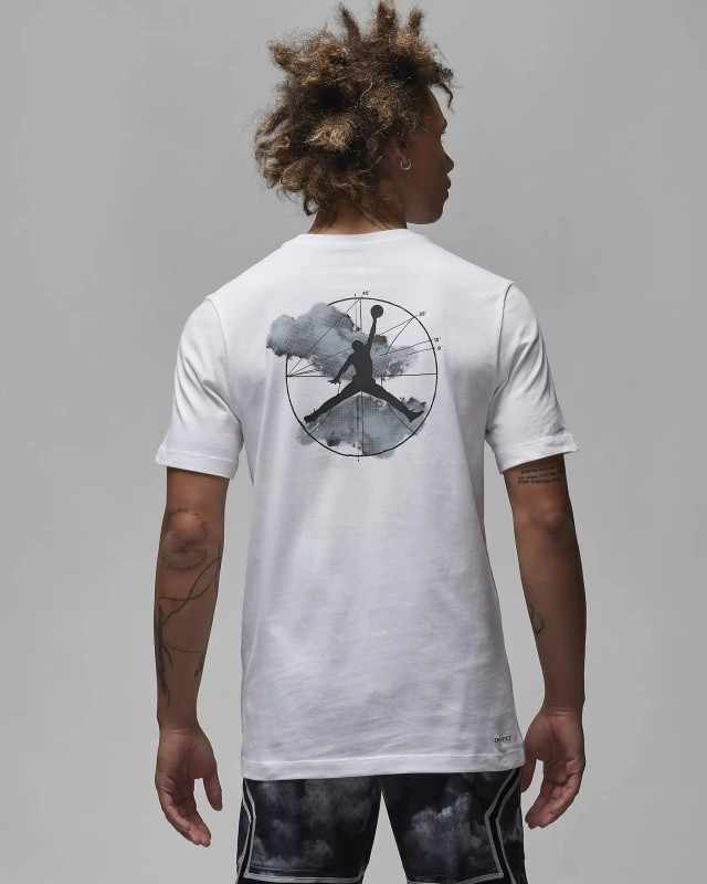 Футболка Nike J Sprt Gfx Ss Crew FD7001-100 в Москве  в Москве 