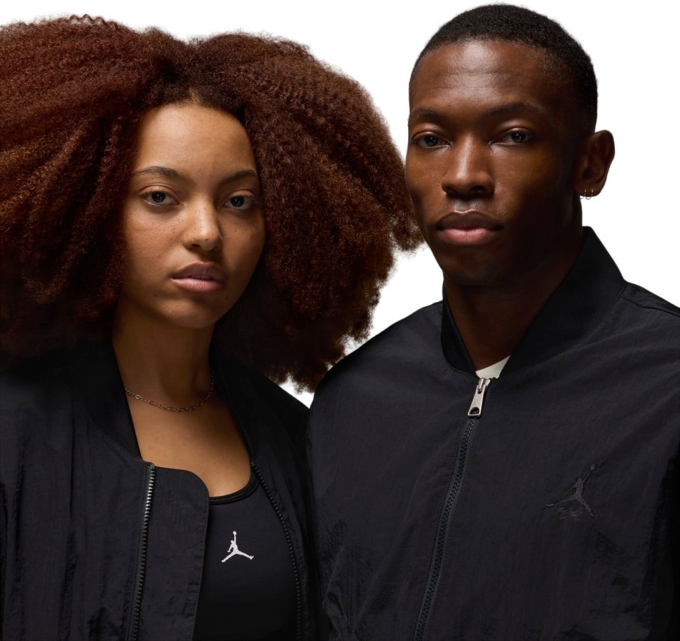 Куртка NIKE M J ESS STMT LTWT RNGD JKT FN4623-010 в Москве  в Москве 