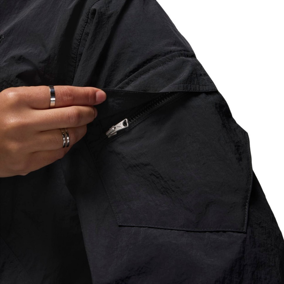 Куртка NIKE M J ESS STMT LTWT RNGD JKT FN4623-010 в Москве  в Москве 